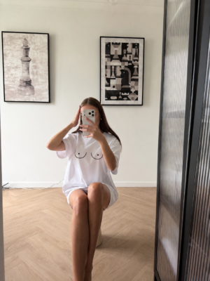 T-SHIRT NAKED